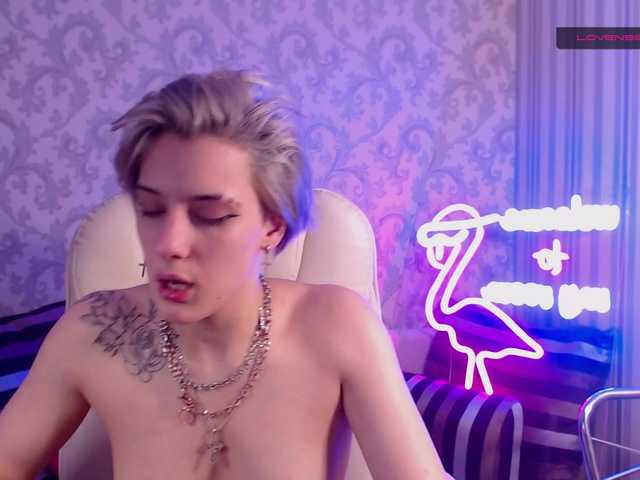 Oddajajo posnetke zaslona HottiDevil