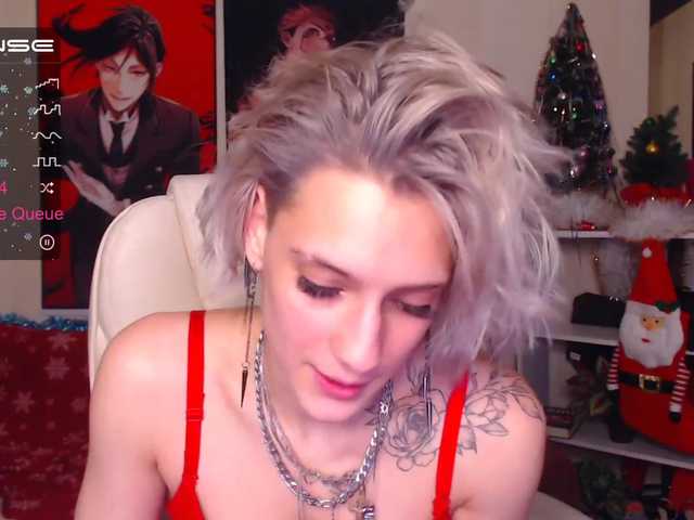 Oddajajo posnetke zaslona HottiDevil