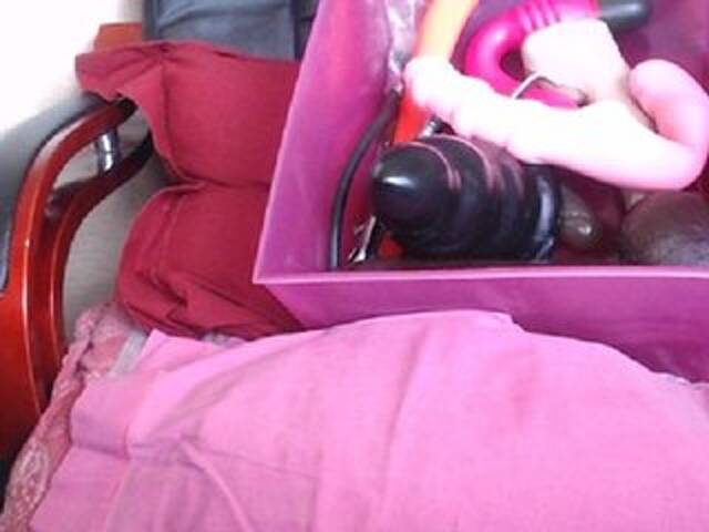 Oddajajo posnetke zaslona hottielouve