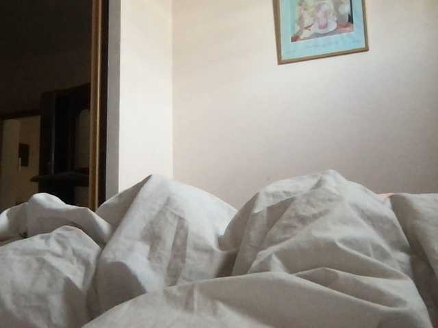 Oddajajo posnetke zaslona hottielouve