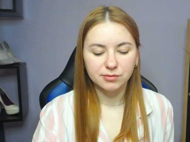 Oddajajo posnetke zaslona hottiexLayla