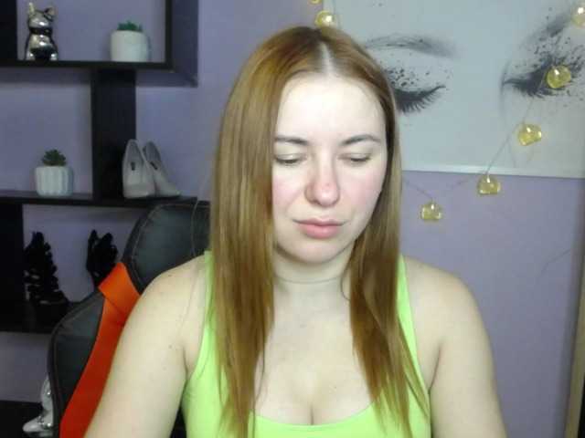 Oddajajo posnetke zaslona hottiexLayla