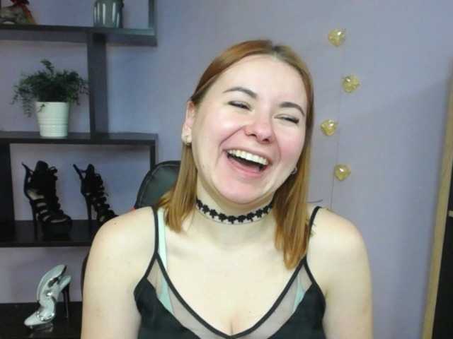 Oddajajo posnetke zaslona hottiexLayla