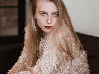 Erotični video klepet HotWillow