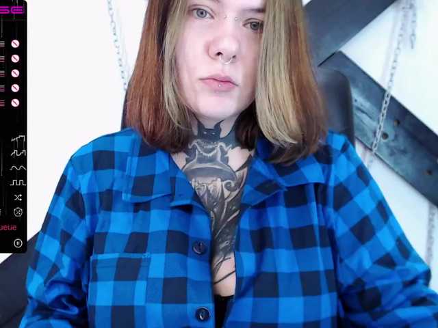 Oddajajo posnetke zaslona Icewomanx