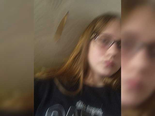 Oddajajo posnetke zaslona Ilizzzza555