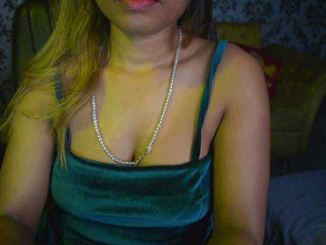 Fotografije indianpriya 500 tokens for pvt and c2c | deep fingering | squirt show in private |55 tk , 77 tk help me squirt on ultra high #asian #indian