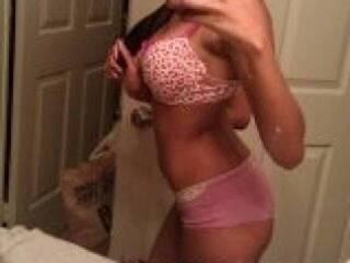 Erotični video klepet inncentxxx