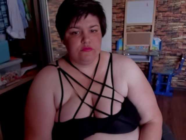 Oddajajo posnetke zaslona IonyElla28