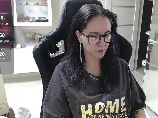 Oddajajo posnetke zaslona IrwiTomboy