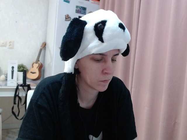 Oddajajo posnetke zaslona IrwiTomboy