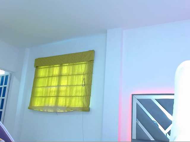 Oddajajo posnetke zaslona IsaPetite1