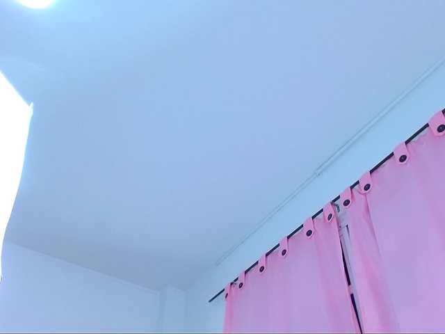 Oddajajo posnetke zaslona IsaPetite1