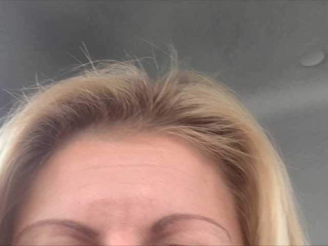 Oddajajo posnetke zaslona Izi999