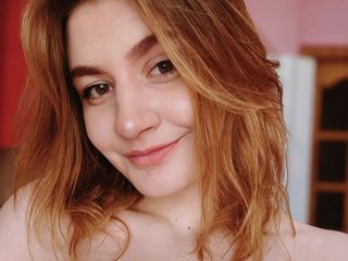 Erotični video klepet BizzyBeee