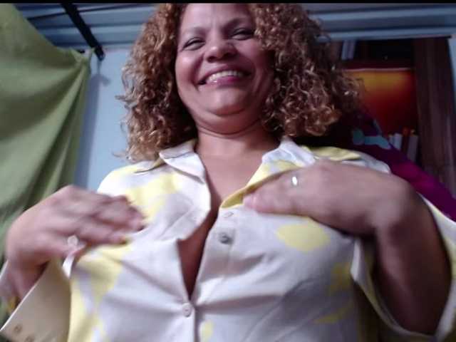 Oddajajo posnetke zaslona jademoomss