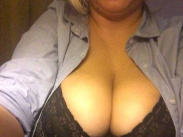 Oddajajo posnetke zaslona AnficaLoveX