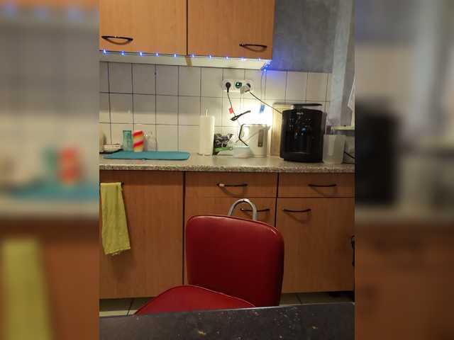 Oddajajo posnetke zaslona JennaDeluxe
