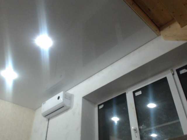 Oddajajo posnetke zaslona JessieWhites