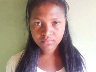 Erotični video klepet Joellah