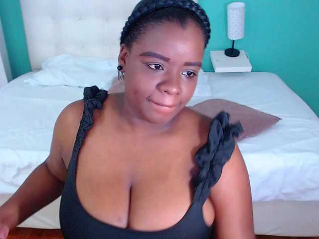 Oddajajo posnetke zaslona Juicyy-tits69
