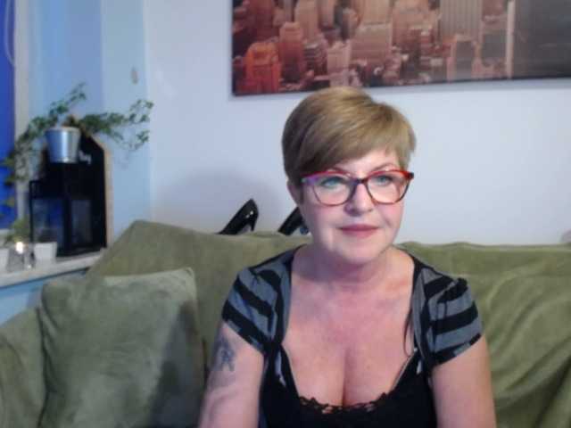 Oddajajo posnetke zaslona julieamberx