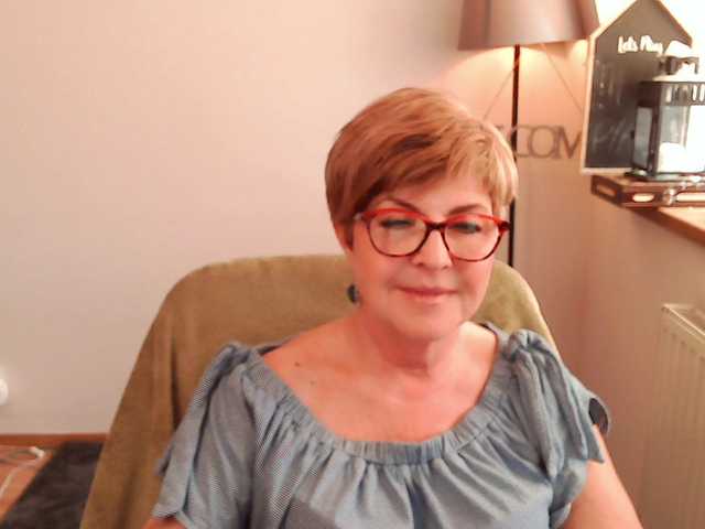 Oddajajo posnetke zaslona julieamberx
