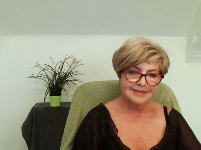 Oddajajo posnetke zaslona julieamberx