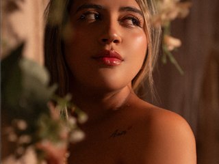 Erotični video klepet JuliethaTaylor