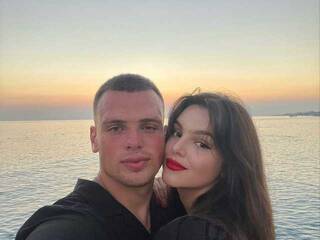 Erotični video klepet little_julia011