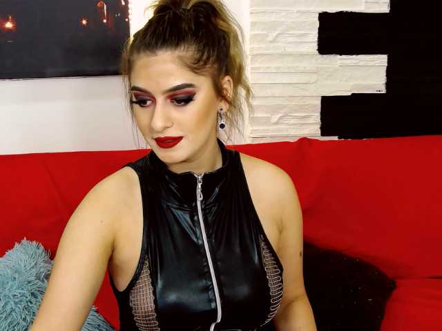 Oddajajo posnetke zaslona KarinaSummerX