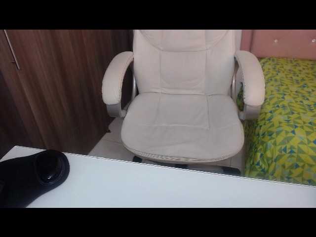 Oddajajo posnetke zaslona Karlamore