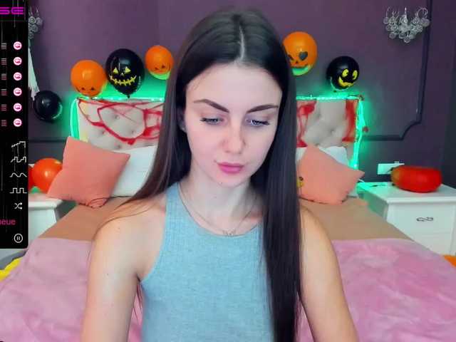 Oddajajo posnetke zaslona KarolinaFoxxx