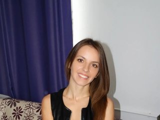 Erotični video klepet MissJoliSourire
