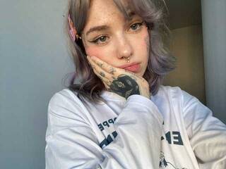 Erotični video klepet KatrinUwU