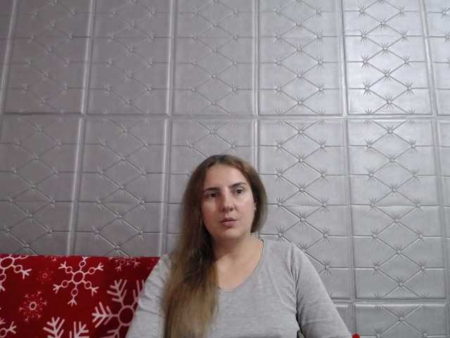 Oddajajo posnetke zaslona KATYDIAZ
