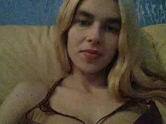 Oddajajo posnetke zaslona KelliQCherry