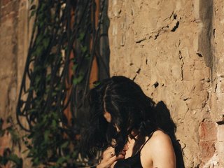 Erotični video klepet Noommi