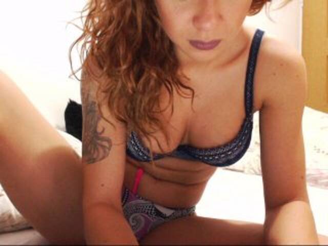 Oddajajo posnetke zaslona KeyraDiamond