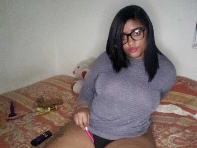 Oddajajo posnetke zaslona khei25