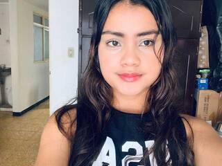 Erotični video klepet KIITTY-1