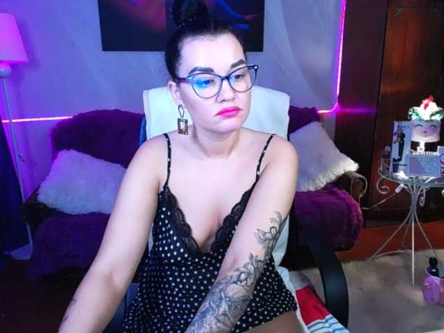 Oddajajo posnetke zaslona KimGarson