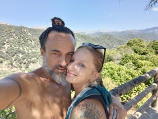 Erotični video klepet KinkyCommune