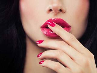 Erotični video klepet Kira-