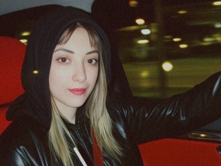 Erotični video klepet Kira700cams