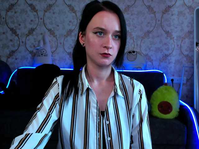 Oddajajo posnetke zaslona Kira_Li_Lime