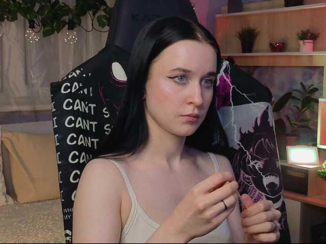 Oddajajo posnetke zaslona Kira_Li_Lime
