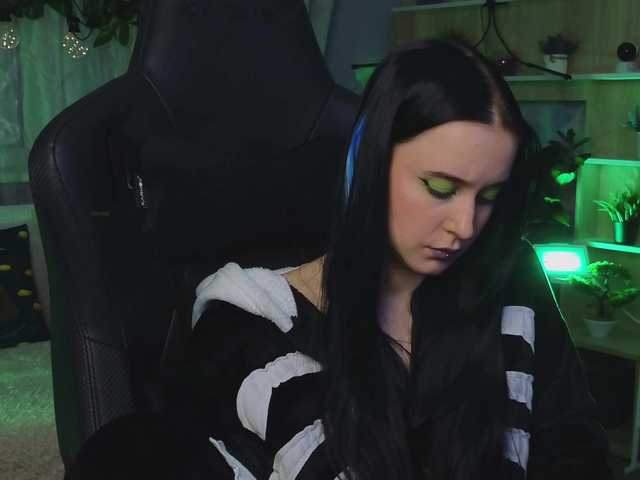 Oddajajo posnetke zaslona Kira_Li_Lime