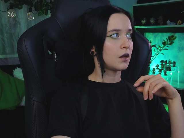 Oddajajo posnetke zaslona Kira_Li_Lime