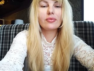 Oddajajo posnetke zaslona GLAMSQUIRT